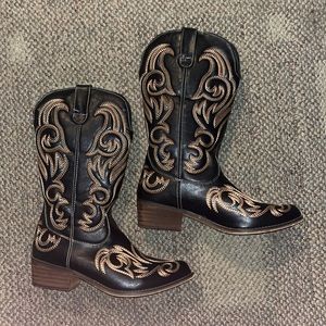 embroidered cowgirl boots